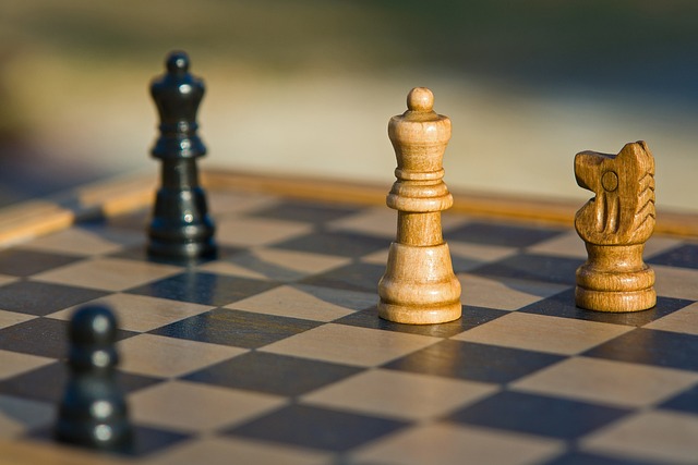 Schaken stukken in een strategische formatie